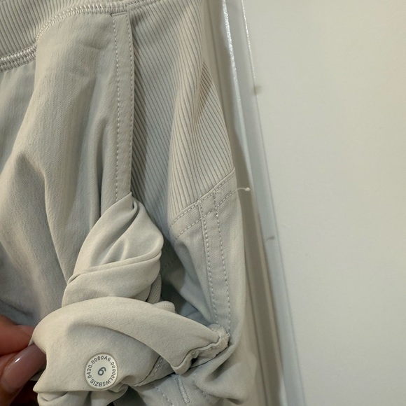 LuLulemon Jogger Pants Gray/White size 6 - Picture 6 of 6